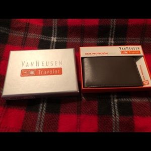 Men's Van Heusen NWT brown wallet